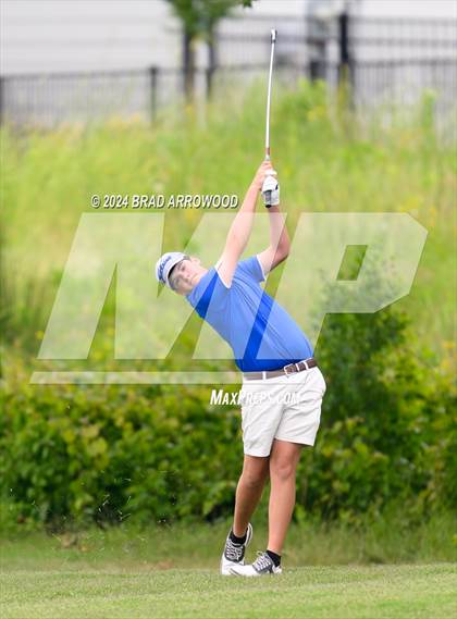 Thumbnail 2 in NCHSAA 2A Final (Day 1) photogallery.