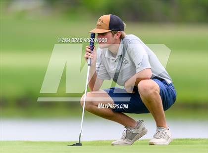 Thumbnail 2 in NCHSAA 2A Final (Day 1) photogallery.