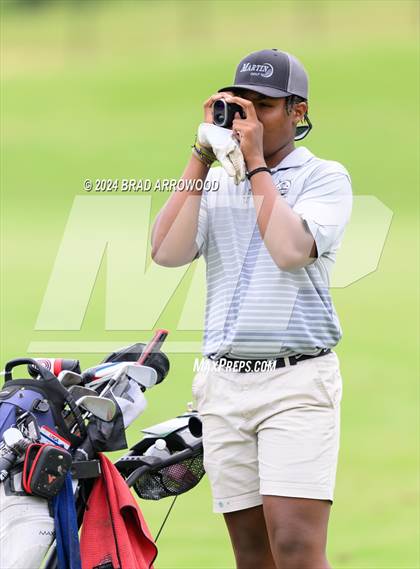 Thumbnail 2 in NCHSAA 2A Final (Day 1) photogallery.