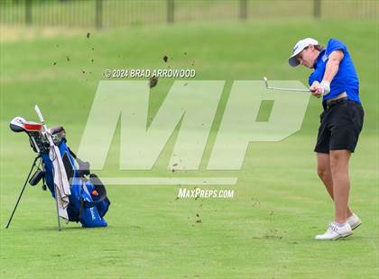 Thumbnail 2 in NCHSAA 2A Final (Day 1) photogallery.