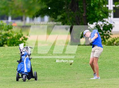 Thumbnail 3 in NCHSAA 2A Final (Day 1) photogallery.