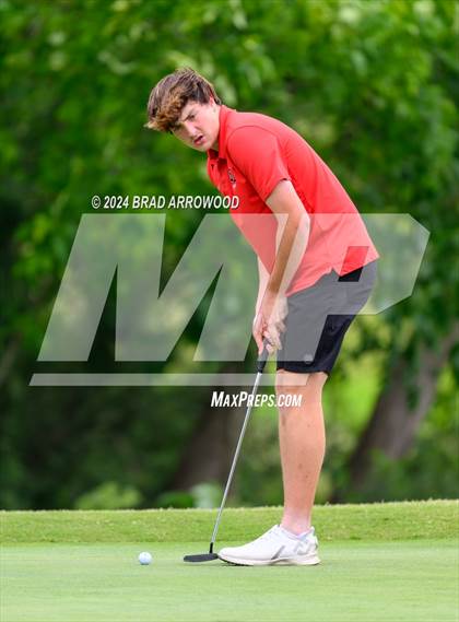 Thumbnail 2 in NCHSAA 2A Final (Day 1) photogallery.