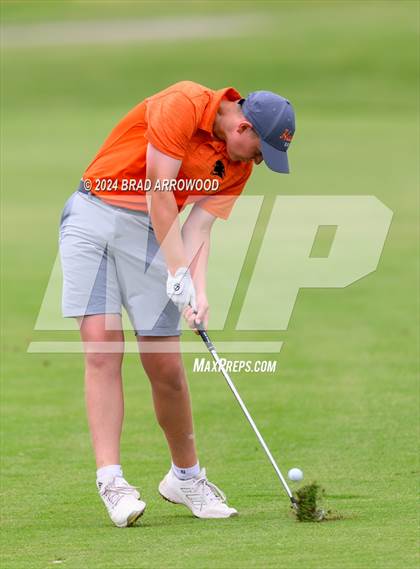 Thumbnail 2 in NCHSAA 2A Final (Day 1) photogallery.