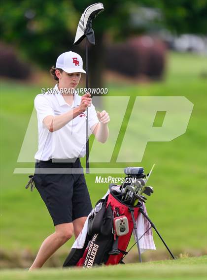 Thumbnail 2 in NCHSAA 2A Final (Day 1) photogallery.