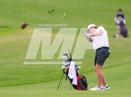 Thumbnail 2 in NCHSAA 2A Final (Day 1) photogallery.