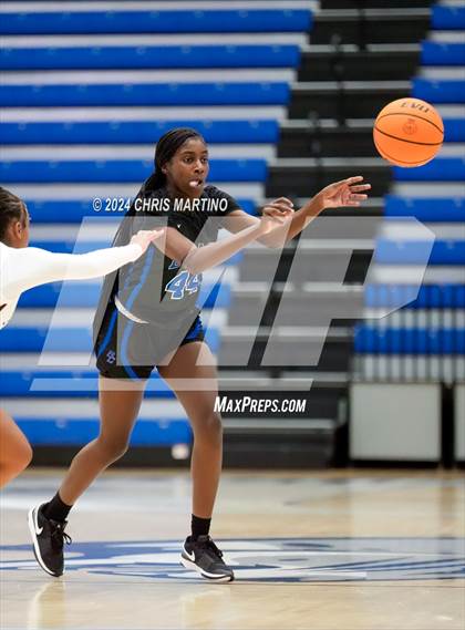 Thumbnail 1 in Lakeside vs Burke County (100 Black Men of Augusta Thanksgiving Classic) photogallery.