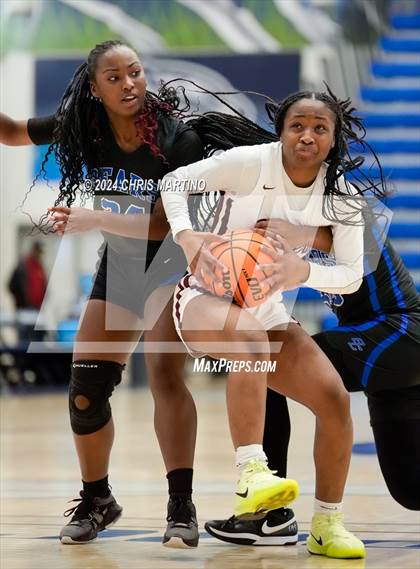 Thumbnail 3 in Lakeside vs Burke County (100 Black Men of Augusta Thanksgiving Classic) photogallery.
