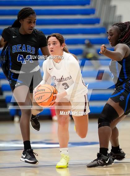 Thumbnail 3 in Lakeside vs Burke County (100 Black Men of Augusta Thanksgiving Classic) photogallery.