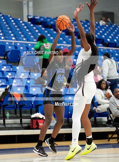 Thumbnail 1 in Lakeside vs Burke County (100 Black Men of Augusta Thanksgiving Classic) photogallery.