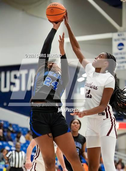 Thumbnail 2 in Lakeside vs Burke County (100 Black Men of Augusta Thanksgiving Classic) photogallery.