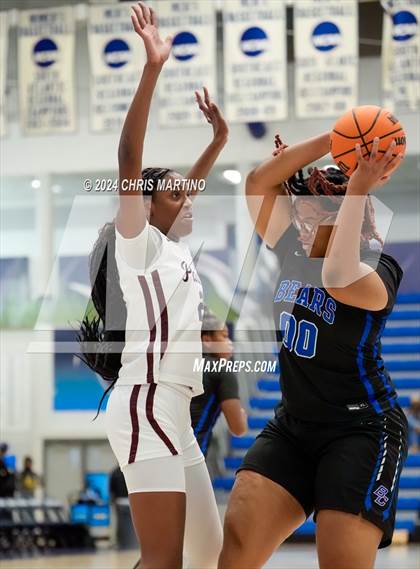 Thumbnail 3 in Lakeside vs Burke County (100 Black Men of Augusta Thanksgiving Classic) photogallery.