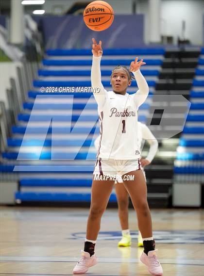 Thumbnail 3 in Lakeside vs Burke County (100 Black Men of Augusta Thanksgiving Classic) photogallery.