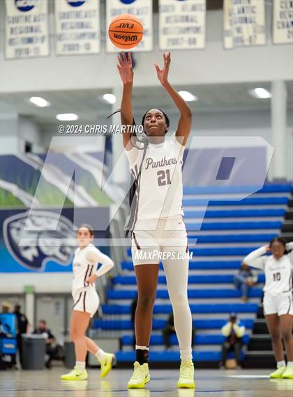 Thumbnail 1 in Lakeside vs Burke County (100 Black Men of Augusta Thanksgiving Classic) photogallery.