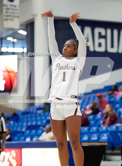 Thumbnail 2 in Lakeside vs Burke County (100 Black Men of Augusta Thanksgiving Classic) photogallery.