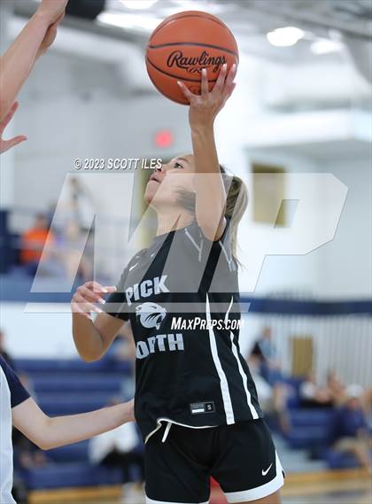 Thumbnail 3 in Teays Valley vs Pickerington North (Scrimmage) photogallery.