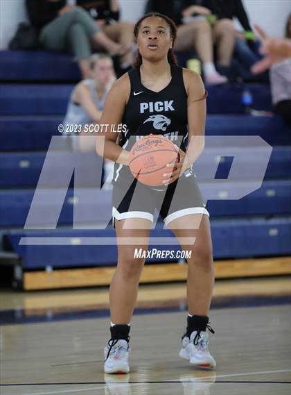 Thumbnail 2 in Teays Valley vs Pickerington North (Scrimmage) photogallery.