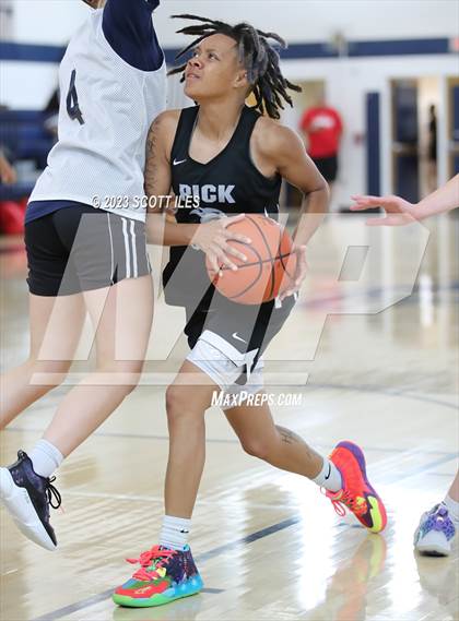 Thumbnail 3 in Teays Valley vs Pickerington North (Scrimmage) photogallery.