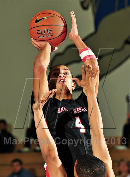 Thumbnail 3 in De La Salle vs. Harvard-Westlake (MaxPreps Holiday Classic) photogallery.