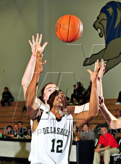 Thumbnail 1 in De La Salle vs. Harvard-Westlake (MaxPreps Holiday Classic) photogallery.