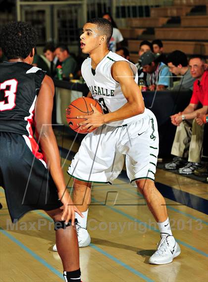 Thumbnail 1 in De La Salle vs. Harvard-Westlake (MaxPreps Holiday Classic) photogallery.