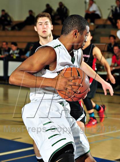 Thumbnail 2 in De La Salle vs. Harvard-Westlake (MaxPreps Holiday Classic) photogallery.