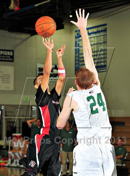 Thumbnail 3 in De La Salle vs. Harvard-Westlake (MaxPreps Holiday Classic) photogallery.