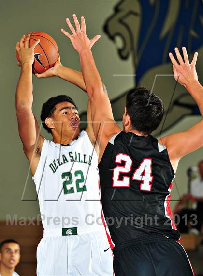 Thumbnail 2 in De La Salle vs. Harvard-Westlake (MaxPreps Holiday Classic) photogallery.