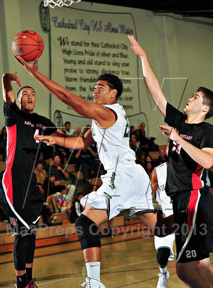 Thumbnail 3 in De La Salle vs. Harvard-Westlake (MaxPreps Holiday Classic) photogallery.