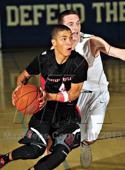 Thumbnail 2 in De La Salle vs. Harvard-Westlake (MaxPreps Holiday Classic) photogallery.