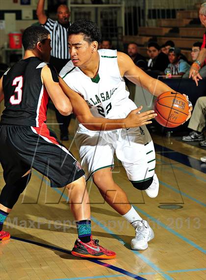 Thumbnail 2 in De La Salle vs. Harvard-Westlake (MaxPreps Holiday Classic) photogallery.