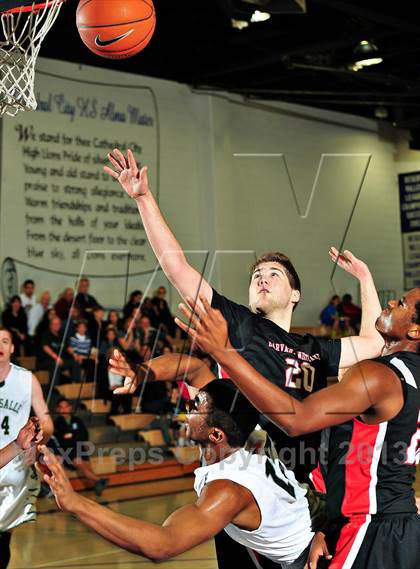 Thumbnail 3 in De La Salle vs. Harvard-Westlake (MaxPreps Holiday Classic) photogallery.