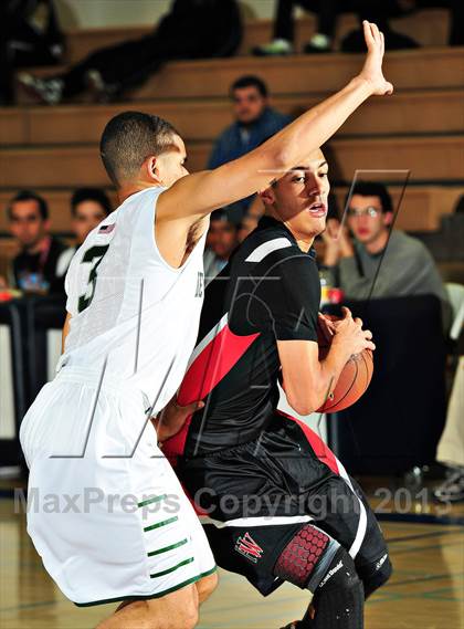 Thumbnail 1 in De La Salle vs. Harvard-Westlake (MaxPreps Holiday Classic) photogallery.