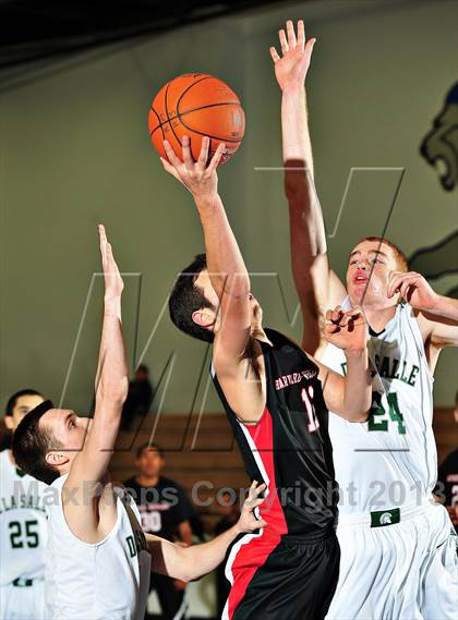 Thumbnail 3 in De La Salle vs. Harvard-Westlake (MaxPreps Holiday Classic) photogallery.