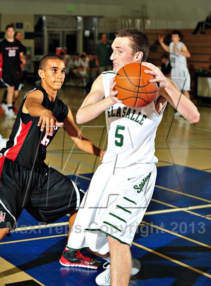 Thumbnail 1 in De La Salle vs. Harvard-Westlake (MaxPreps Holiday Classic) photogallery.