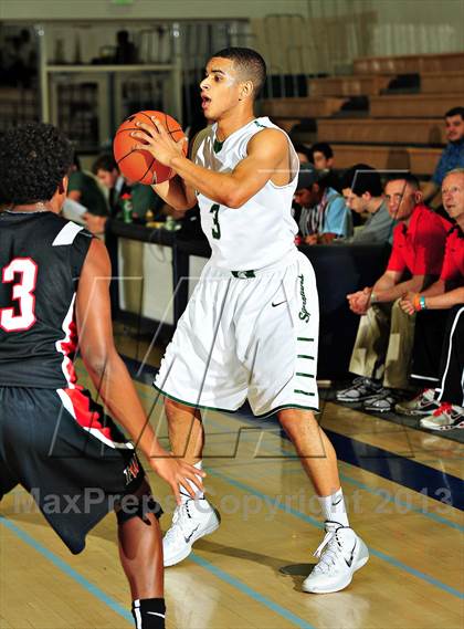 Thumbnail 3 in De La Salle vs. Harvard-Westlake (MaxPreps Holiday Classic) photogallery.