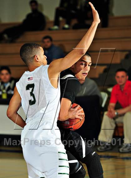 Thumbnail 2 in De La Salle vs. Harvard-Westlake (MaxPreps Holiday Classic) photogallery.