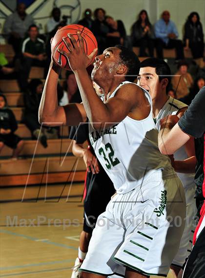 Thumbnail 2 in De La Salle vs. Harvard-Westlake (MaxPreps Holiday Classic) photogallery.