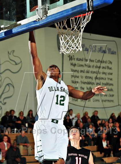 Thumbnail 2 in De La Salle vs. Harvard-Westlake (MaxPreps Holiday Classic) photogallery.