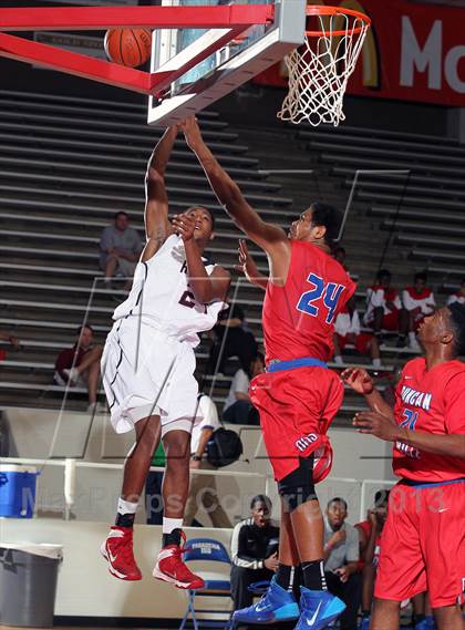 Thumbnail 1 in Hillcrest vs. Duncanville (McDonald's Texas Invitational) photogallery.