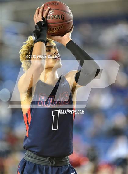 Thumbnail 3 in Wilson vs. Rainier Beach (WIAA 3A Quarterfinal)  photogallery.