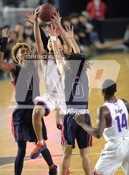 Thumbnail 2 in Wilson vs. Rainier Beach (WIAA 3A Quarterfinal)  photogallery.
