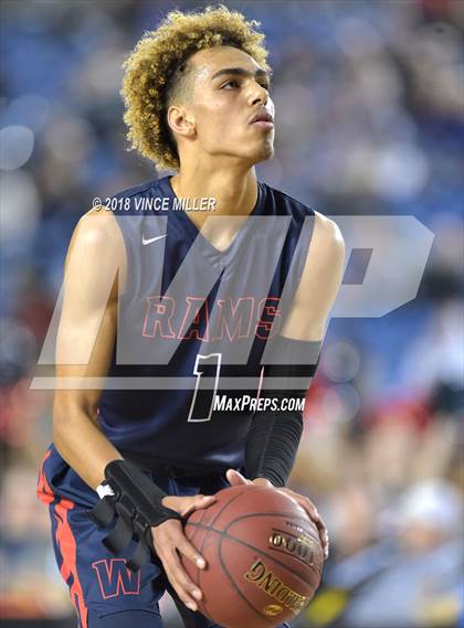 Thumbnail 2 in Wilson vs. Rainier Beach (WIAA 3A Quarterfinal)  photogallery.