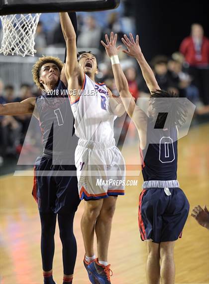 Thumbnail 1 in Wilson vs. Rainier Beach (WIAA 3A Quarterfinal)  photogallery.