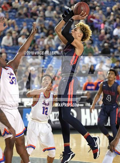Thumbnail 1 in Wilson vs. Rainier Beach (WIAA 3A Quarterfinal)  photogallery.