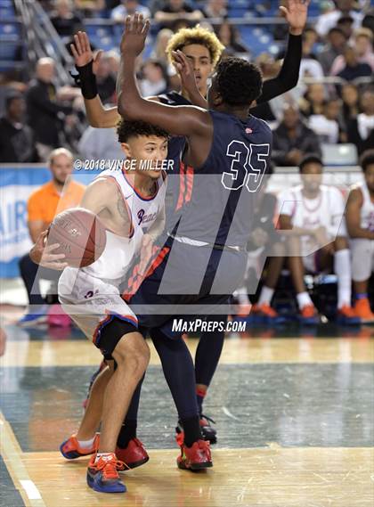 Thumbnail 1 in Wilson vs. Rainier Beach (WIAA 3A Quarterfinal)  photogallery.