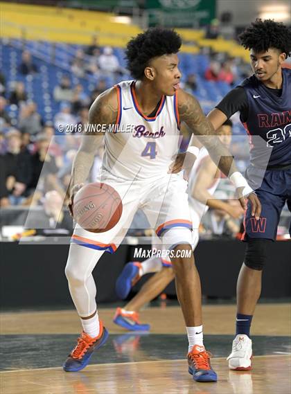 Thumbnail 1 in Wilson vs. Rainier Beach (WIAA 3A Quarterfinal)  photogallery.