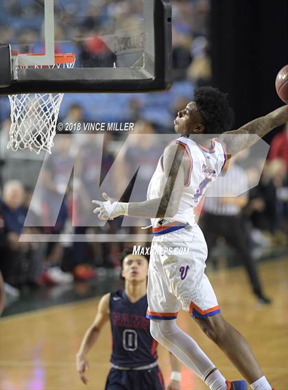 Thumbnail 3 in Wilson vs. Rainier Beach (WIAA 3A Quarterfinal)  photogallery.