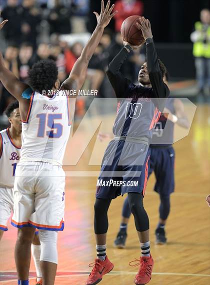 Thumbnail 2 in Wilson vs. Rainier Beach (WIAA 3A Quarterfinal)  photogallery.