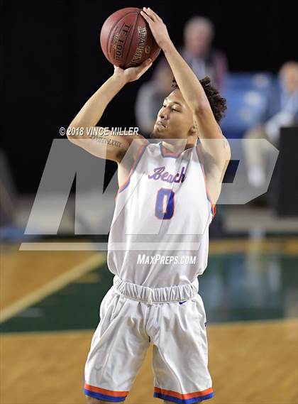 Thumbnail 2 in Wilson vs. Rainier Beach (WIAA 3A Quarterfinal)  photogallery.
