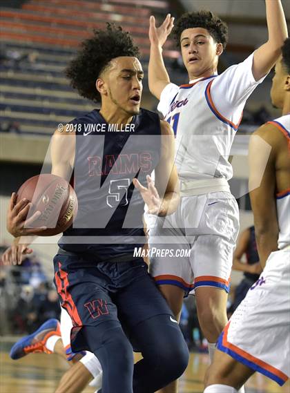 Thumbnail 1 in Wilson vs. Rainier Beach (WIAA 3A Quarterfinal)  photogallery.